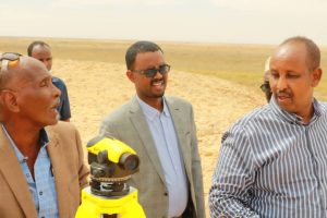 Read more about the article Maareeyaha Wakaaladda Horumarinta Biyaha Puntland Mohamed Abdulkadir Mohamed iyo wafdi balaaran uu hogaaminayo oo kormeer shaqo ku tagay Deegaanka Dharoor
