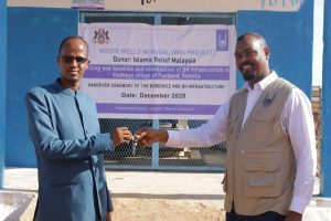 Read more about the article Wakaaladda Horumarinta Biyaha Puntland ayaa Hay’adda Islamic Relief kala wareegtay ceel-biyood cusub oo ku yaal Tuulada Yoombays ee Gobolka Nugaal.